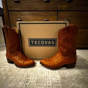Tecova’s Ostrich Skin Round Toe Cowboy Boots